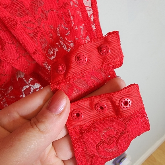 NWT H&M Red Lace Long Sleeve Sheer Bodysuit Size Large - Picture 6 of 16